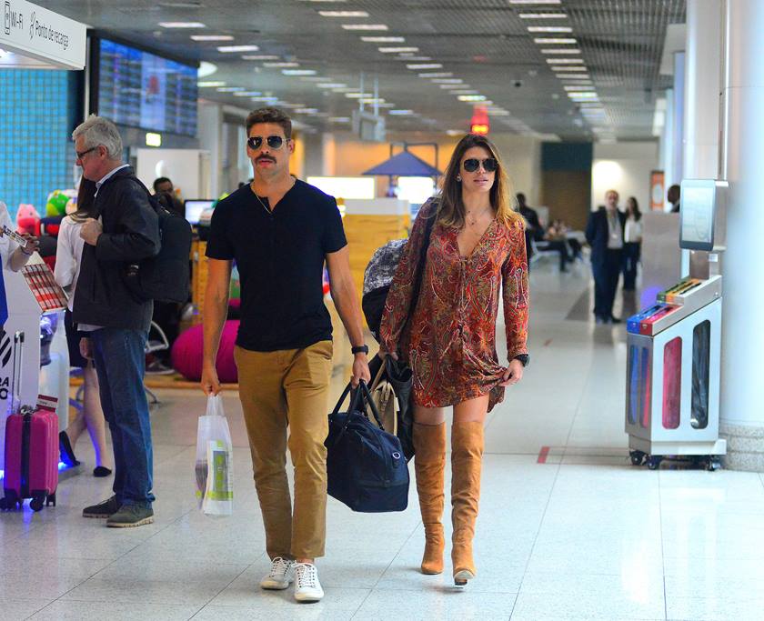 457010_caua_reymond_e_mariana_goldfarb_embarcam_no_aeroporto_santos_dumont_no_rio_de_janeiro_exclusiva_g
