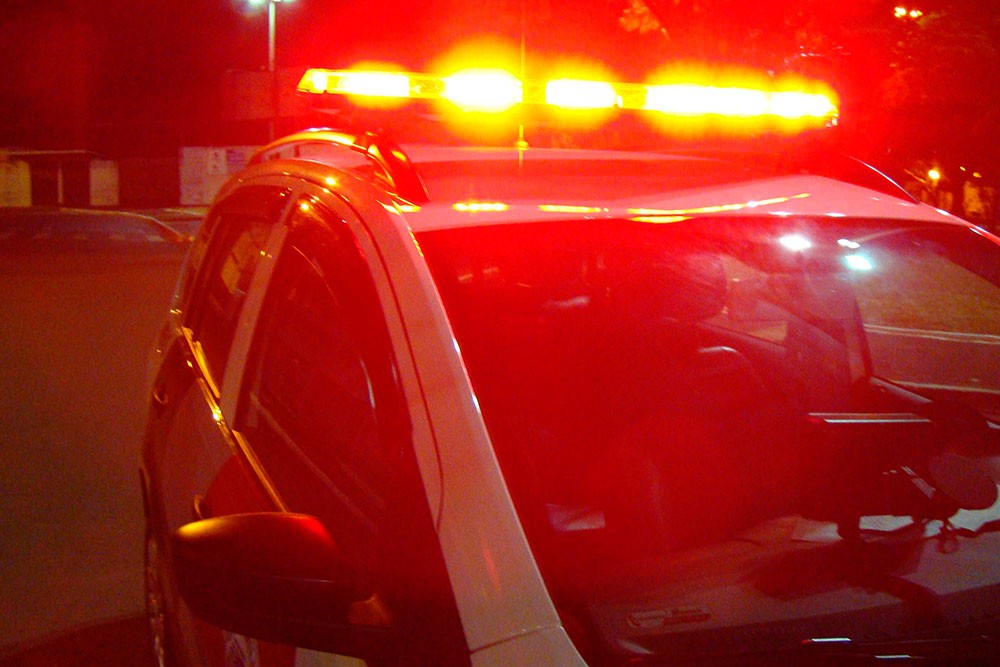 Vítima de agressão tenta impedir prisão de agressor acaba detida