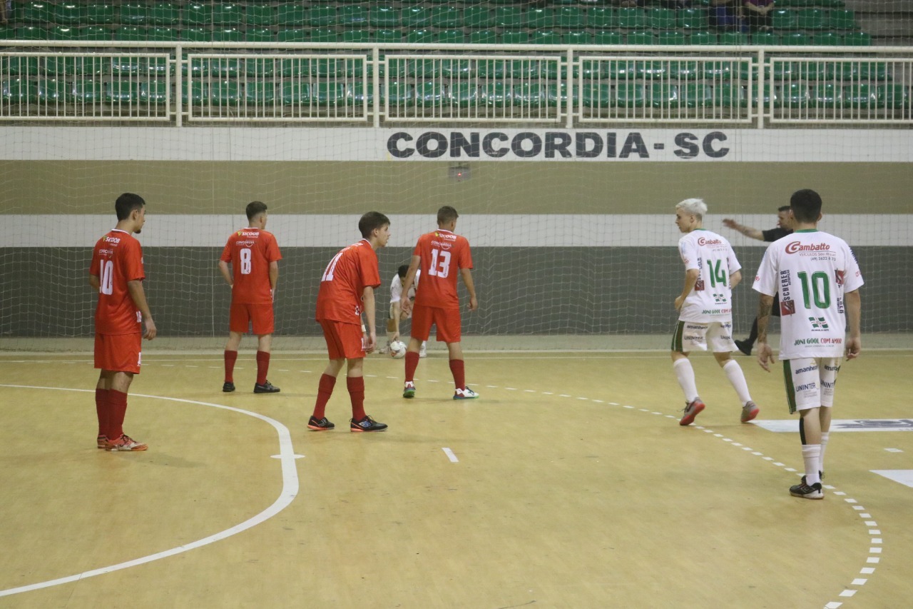 Futsal masculino garante classificação à final do turno do Catarinense  Sub-18