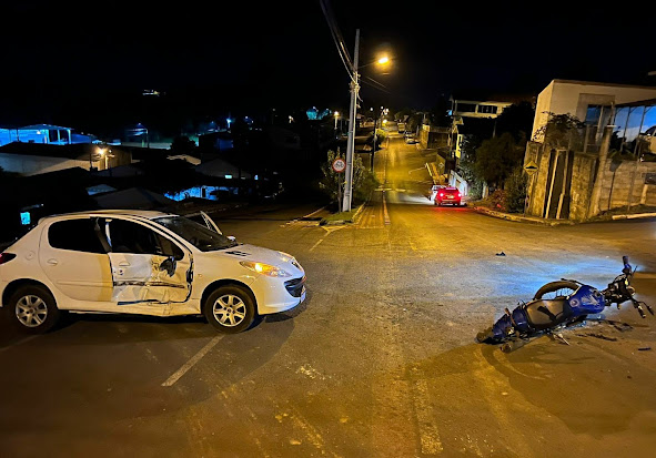 Jovem Fica Ferido Após Colisão Entre Motocicleta E Automóvel Em Catanduvas Atual Fm 7042