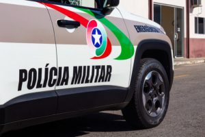 Motorista foge após atropelar criança de 7 anos em SC