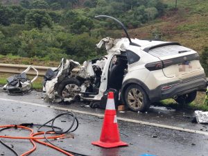 Motorista morre preso