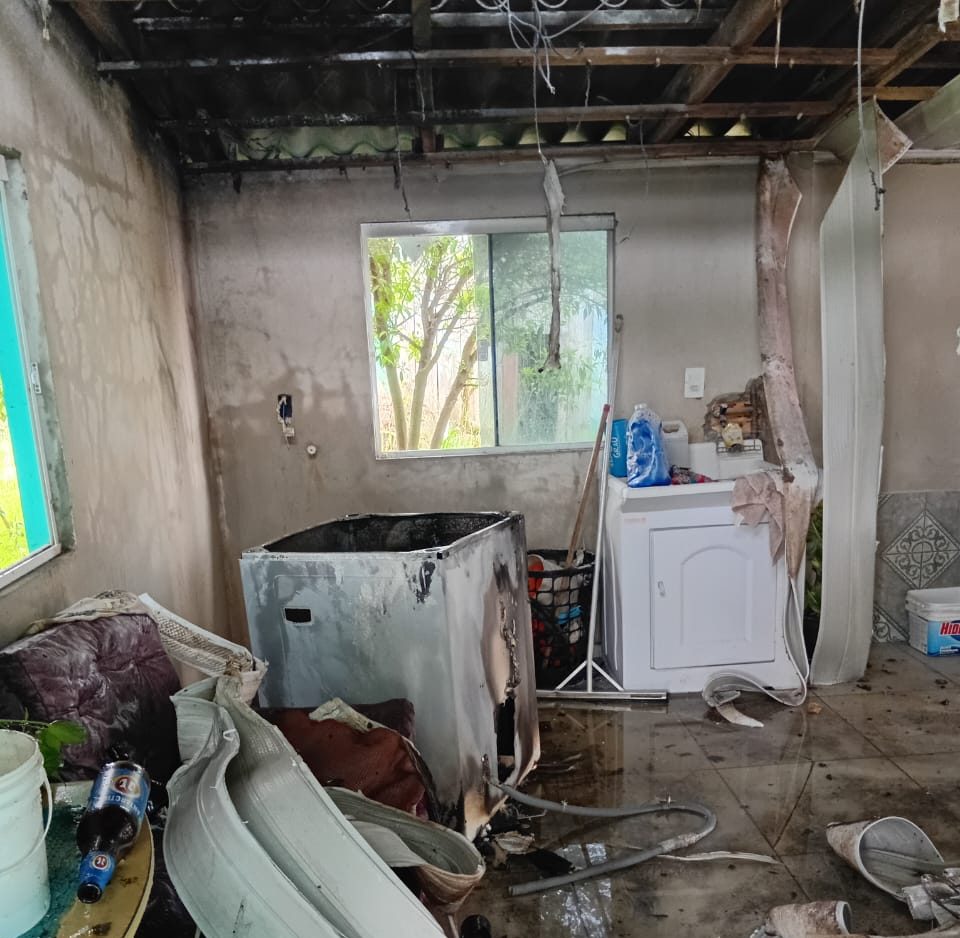 Incêndio atinge residência em Paraíso após pane em máquina de lavar roupas