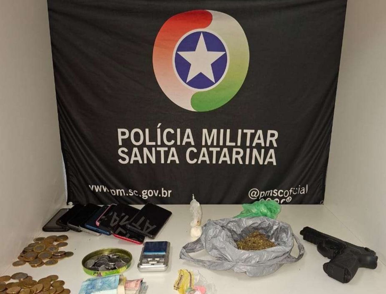 Presa mulher por tráfico de drogas no Centro de Concórdia