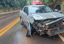 Condutor escapa sem ferimentos de acidente na BR-282 em Saudades Acidente na BR-282 em Saudades: motorista de caminhonete ileso