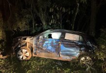 Veículo é encontrado abanonado fora da pista na BR-282, em Lacerdópolis