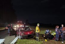 Saída de pista seguida de capotamento deixa três feridos na BR-282 em Faxinal dos Guedes