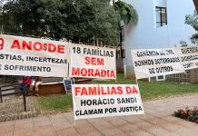Moradores da Rua Horácio Sandi voltam a protestar e cobram indenização após nove anos
