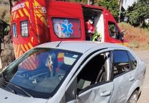 Três pessoas são encaminhadas ao hospital após colisão entre carros no Centro de Ipira