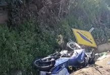 Duas pessoas ficam feridas após motocicleta colidir contra placa no Contorno Viário Norte